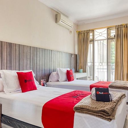 RedDoorz near UNTAG Surabaya Otel Dış mekan fotoğraf