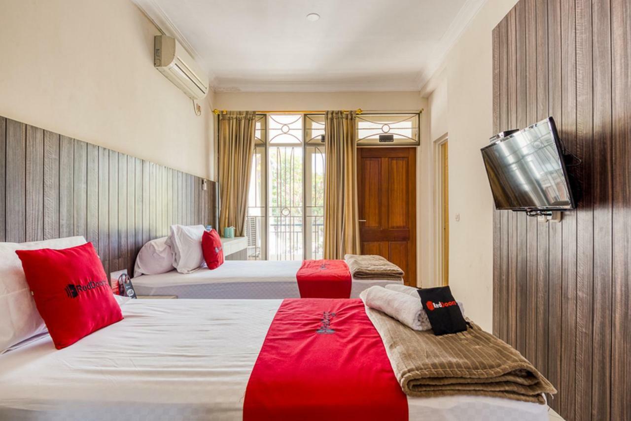 RedDoorz near UNTAG Surabaya Otel Dış mekan fotoğraf